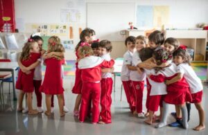 Read more about the article Educación híbrida: retos y oportunidades de un nuevo modelo de enseñanza